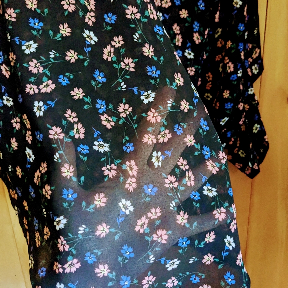 Floral Blouse - Picture 5 of 5